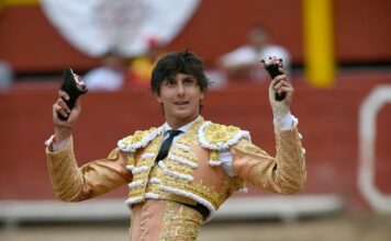 Vuelta Triunfal De Roca Rey