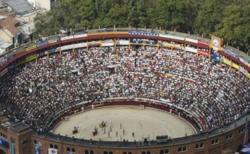 La Santamaría se rinde a la clase y la torería de un Ponce pletórico