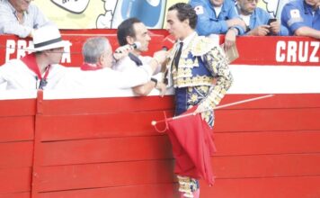 Manizales: Arrebato Valiente de Galdós y Entrega de De Castilla Ante una Mansada de Paispamba