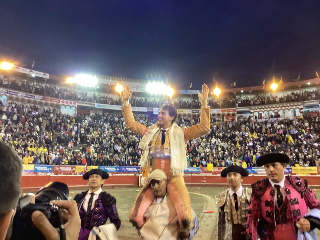 Manizales: !Ay Apoderados!, ¡Ay la Fiesta del Toro! | Voy a Los Toros