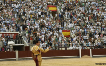 Rufo Pinchay Adrián Enseña Garras