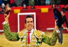 Valencia: Cordelero y Emilio en el Cierre de Fallas