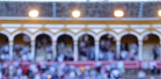 Sevilla: Mando Ante la Exigencia