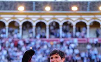 Sevilla: Mando Ante la Exigencia