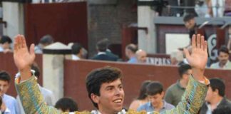 San Isidro: Julio Méndez Puerta Grande en la 3a Novillada