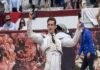 Latacunga: Fernando Adrián Conquista, Puerta Grande con “El Chechu”