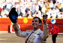 Ismael Martín Conquista Acho con Una Oreja